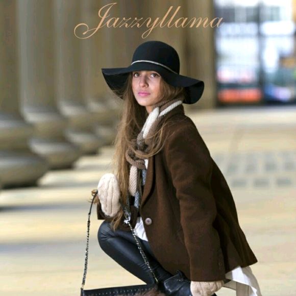 Brown - Picture 3 of 12